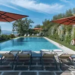 Luxury Pool Oliveto