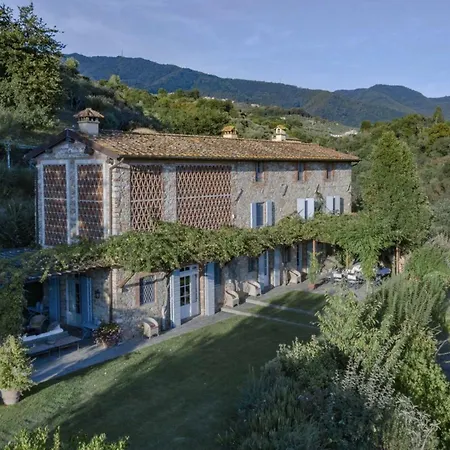 Luxury Pool Oliveto